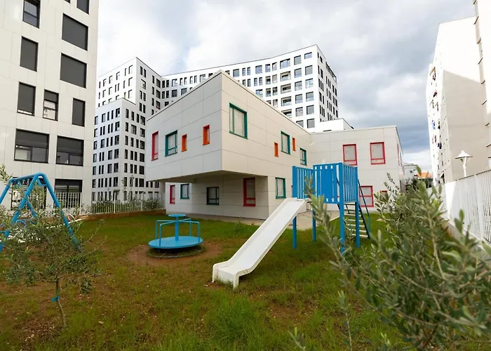 Contact Тирана