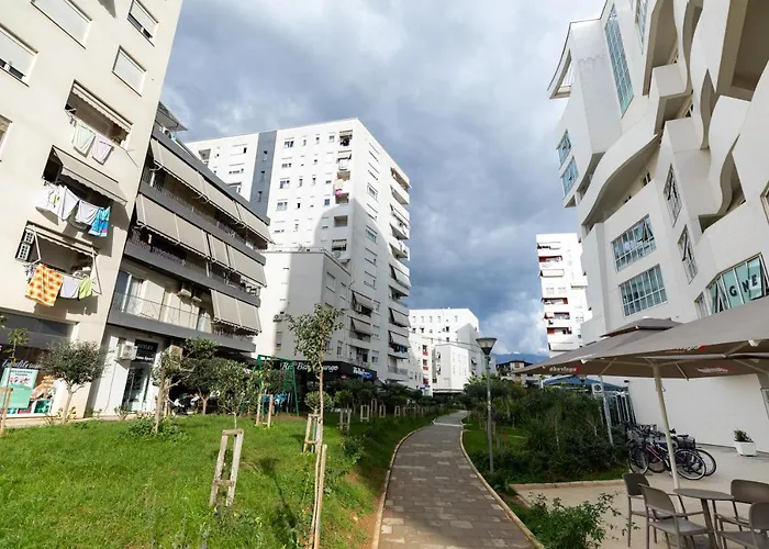 Contact アパート *